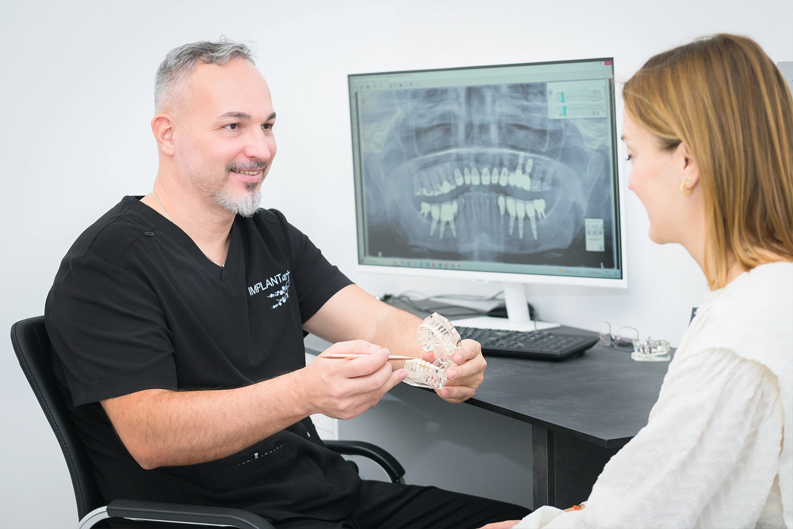 implant-art-galeria-gabinetu_11